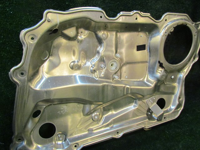 2004 Audi A8L D3 Front RH Passenger Window Regulator