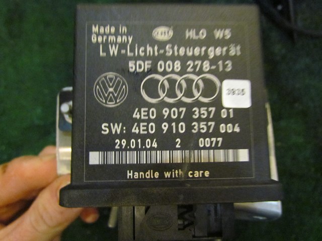 2004 Audi A8L D3 Headlight Control Module & Bracket 4E0907357