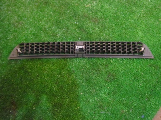 2004 Audi A8L D3 Center Dash Vent-Black- 4E0 819 632