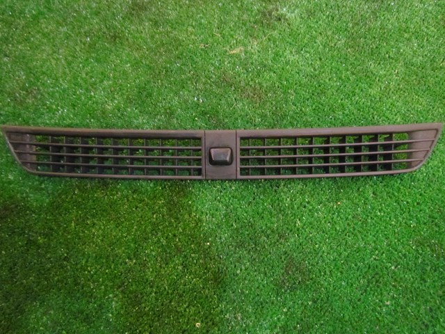 2004 Audi A8L D3 Center Dash Vent-Black- 4E0 819 632