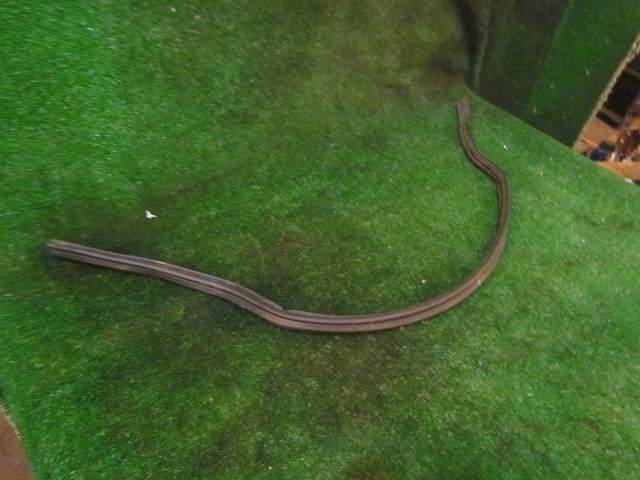 2004 Audi A8L D3 Wiper Cowl/Hood Seal