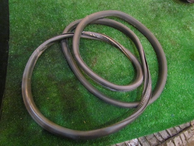 2004 Audi A8L D3 Front LH Driver Door Seal-On Body