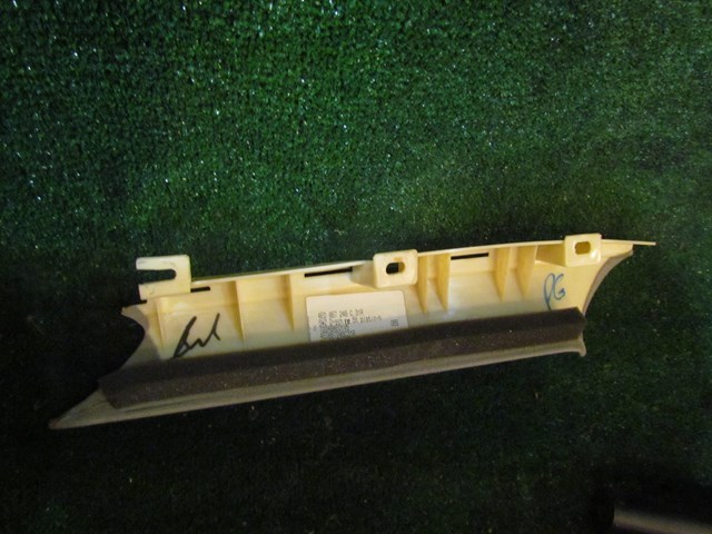 2004 Audi A8L D3 Rear RH Quarter Window Trim 4E0 867 246