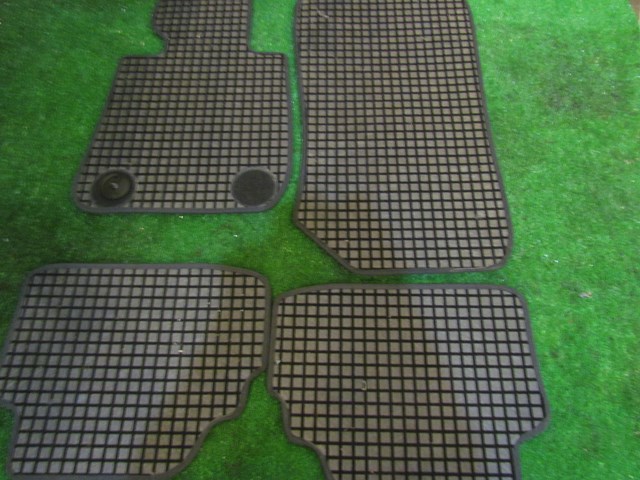 2011 BMW X5 Floor Mat Set of 4- NICE