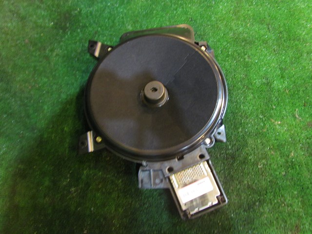 audi a8 d3 subwoofer