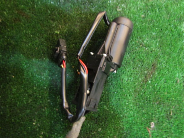 2004 Audi A8L Trunk Latch Motorized Pull Down