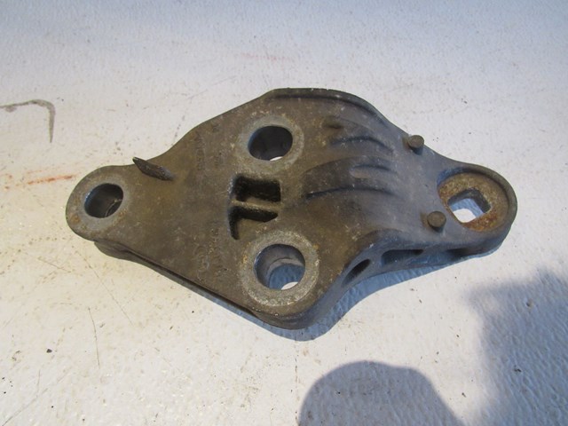 2004 Audi A8L D3 RH Passenger Engine Mount 4E0 199 603