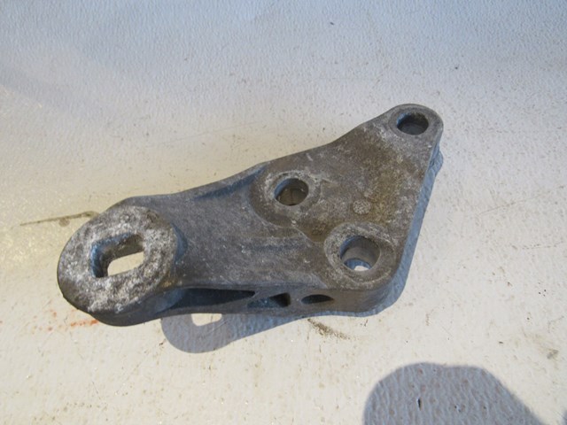 2004 Audi A8L D3 RH Passenger Engine Mount 4E0 199 603