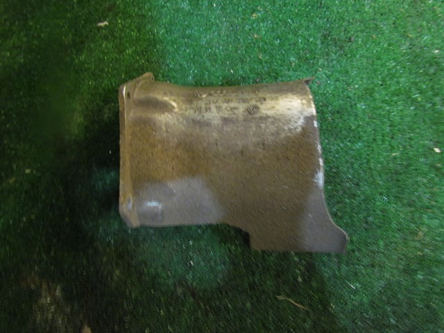 2004 Audi A8L Front LH Driver Axle Shield 4E0 407 719