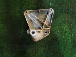 2004 Audi A8L D3 RH Passenger Engine Mount 4E0 199 398