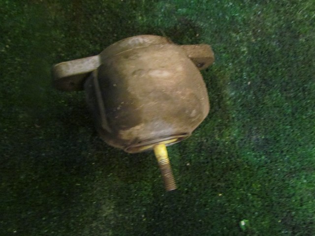 2004 Audi A8L D3 RH Transmission Mount 4E0 399 151