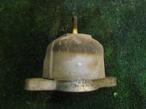 2004 Audi A8L D3 RH Transmission Mount 4E0 399 151