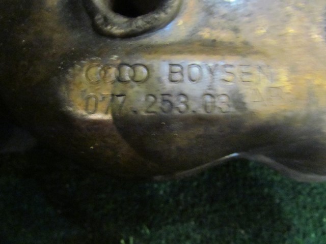 2004 Audi A8L D3 RH Exhaust Manifold 077 253 034 