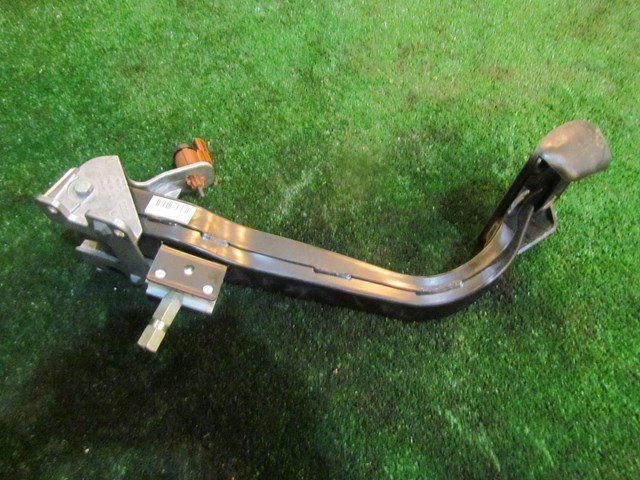 2004 Audi A8L D3 Brake Pedal