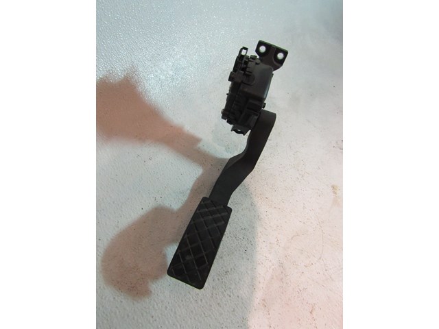 2004 Audi A8L D3 Gas Pedal 4E1 723 523 E