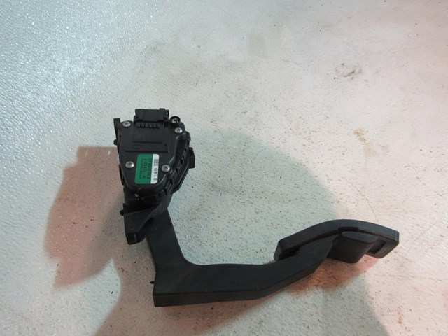 2004 Audi A8L D3 Gas Pedal 4E1 723 523 E