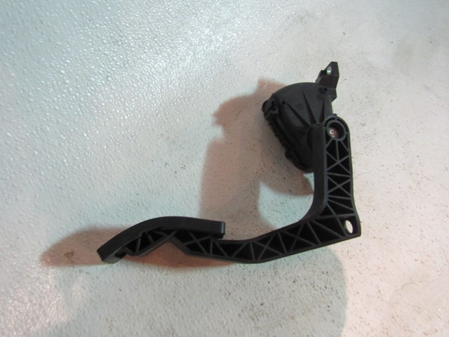 2004 Audi A8L D3 Gas Pedal 4E1 723 523 E