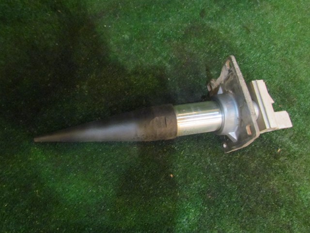 2004 Audi A8L D3 Rear LH Driver Bumper Reinforcement Mount