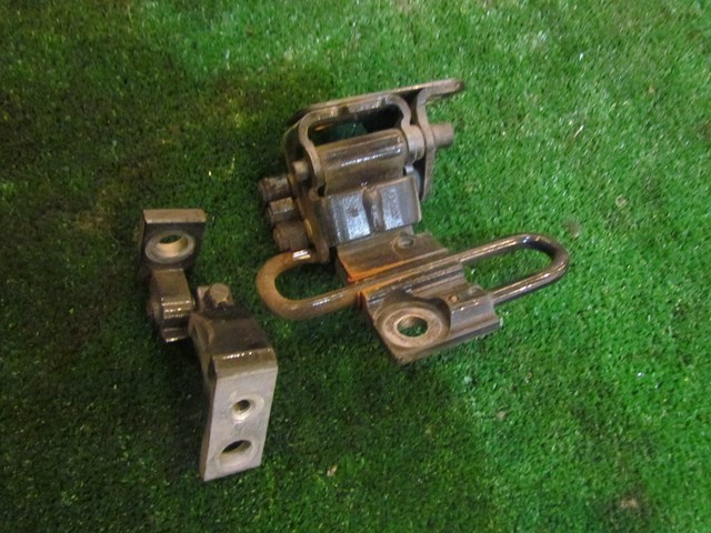 2004 Audi A8L D3 Front RH Passenger Door Hinge Set