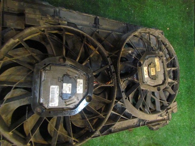 2004 Audi A8L Radiator Fan Assembly 