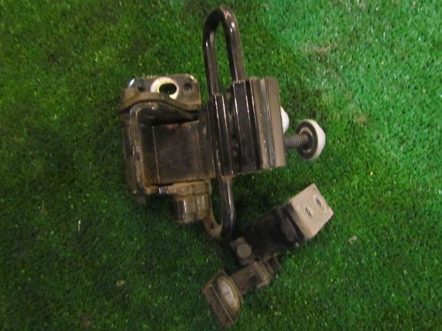 2004 Audi A8L D3 Rear RH Passenger Door Hinges