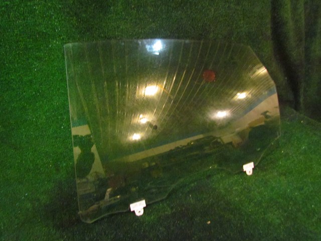2006 Infiniti M35 Rear LH Driver Door Glass