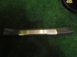 2006 Infiniti M35 Rear LH Driver Door Sill Kick 769B7EG000