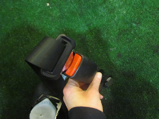 2006 Infiniti M35 Rear LH Seat Belt & Buckle