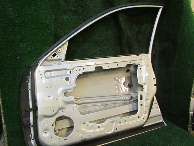 2006 Infiniti M35 Front RH Passenger Door