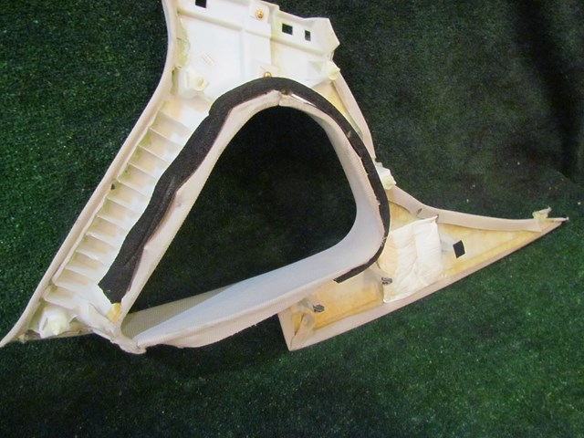 2006 Infiniti M35 RH Passenger Pillar Trim Quarter Window Trim