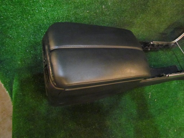 2006 Infiniti M35 Center Console- NICE