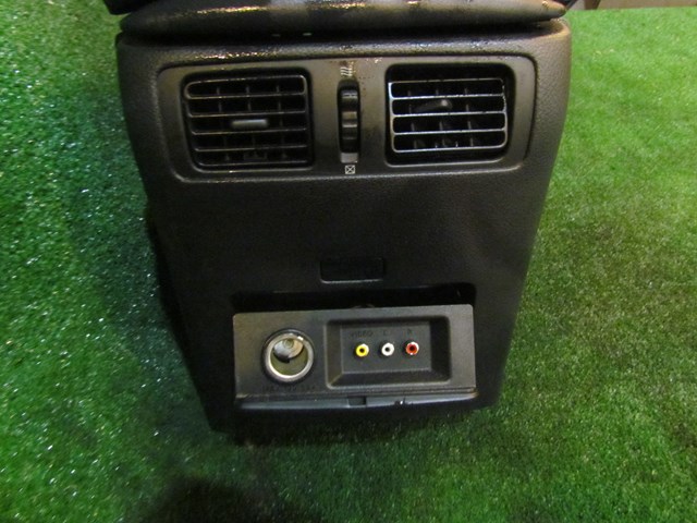 2006 Infiniti M35 Center Console- NICE