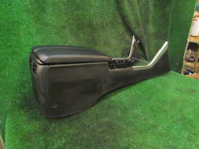 2006 Infiniti M35 Center Console- NICE