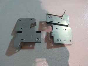 2006 Infiniti M35 Radio Bracket Set