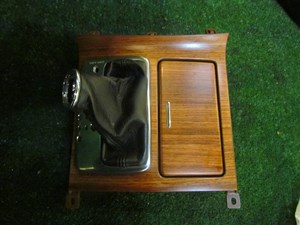 2006 Infiniti M35 A/T Shifter Wood Grain Trim w/Ashtray