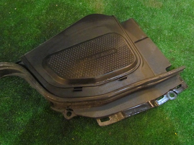2006 Infiniti M35 Brake Fluid Cover and Surround OEM
