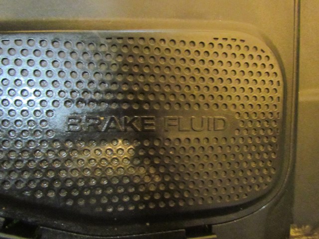 2006 Infiniti M35 Brake Fluid Cover and Surround OEM