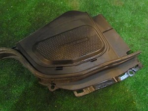 2006 Infiniti M35 Brake Fluid Cover and Surround OEM