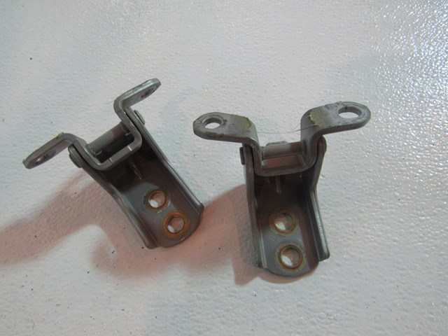 2006 Infiniti M35 Front RH Passenger Door Hinges