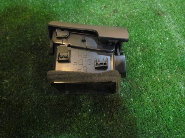 2006 Infiniti M35 RH Passenger Dash Vent