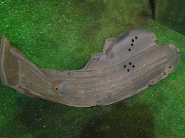 2006 Infiniti M35 Front RH Fender Liner Rear Portion 63842EG000