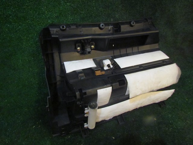 2006 Infiniti M35 Glove Box 68520 EH100