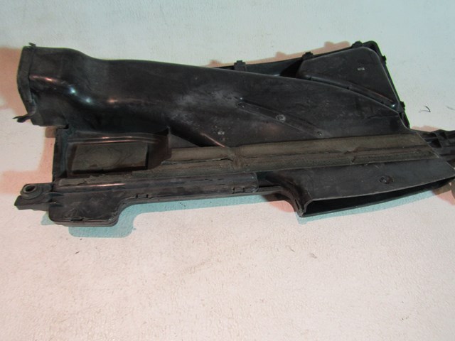 2006 2007Infiniti M35 Front Air Intake Cleaner Duct