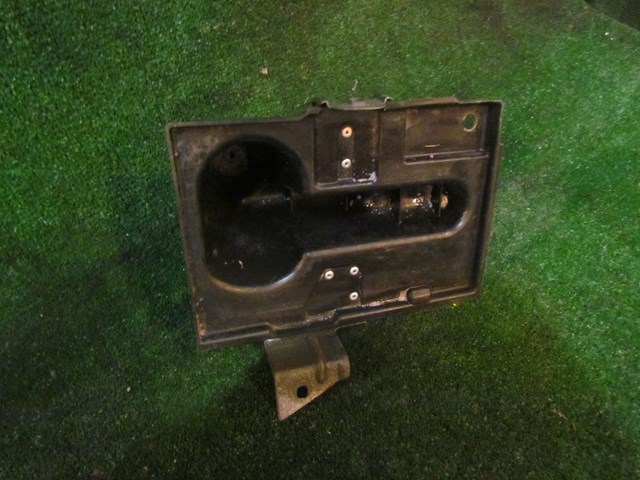 2006 Infiniti M35 Battery Tray 64866 CG000