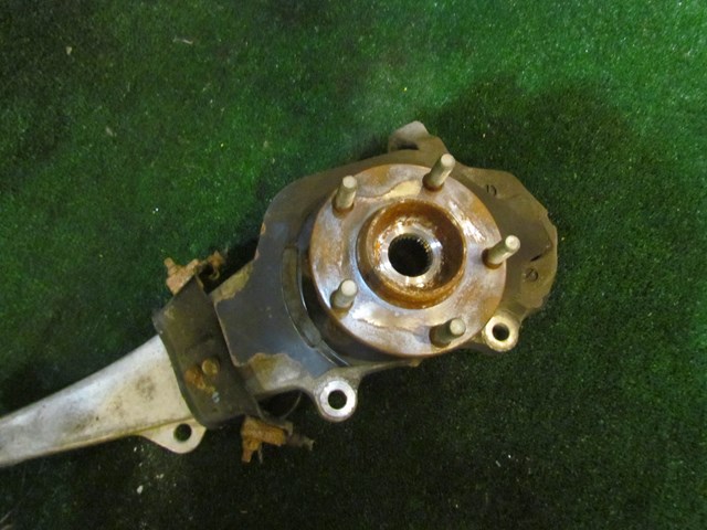 2006 Infiniti M35x Front LH Driver Spindle