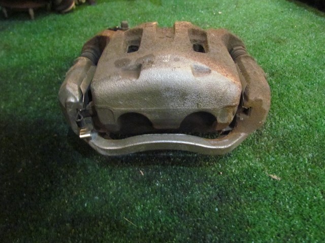 2006 Infiniti M35x Front RH Passenger Caliper
