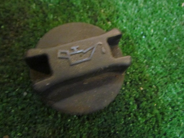 2006 Infiniti M35 Engine OIl Fill Cap