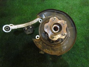 2006 Infiniti M35x Rear LH Driver Spindle & Upper Control Arm