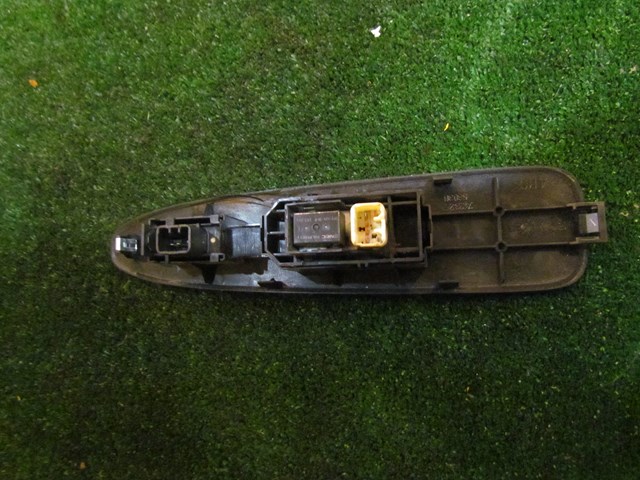 2002 Lexus IS300 Front RH Passenger Door Switch