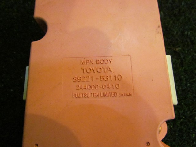 2002 Lexus IS300 Fuse Box Body Module 89221 53110